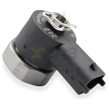 博世 F00VC30318 共轨喷油器电磁阀总成 适配 0445110 系列喷油器